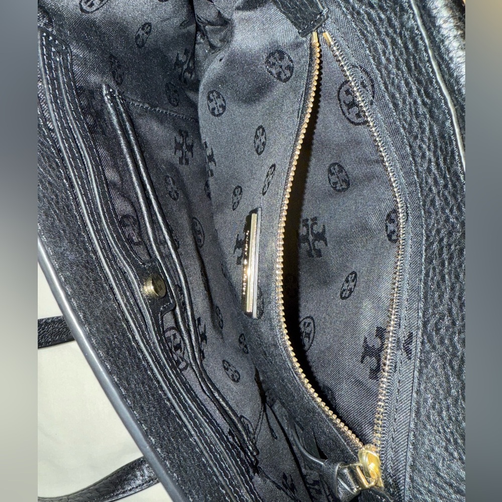 Tory Burch Britten Fold Over Messenger Black Leather Crossbody Purse - Picture 11 of 16
